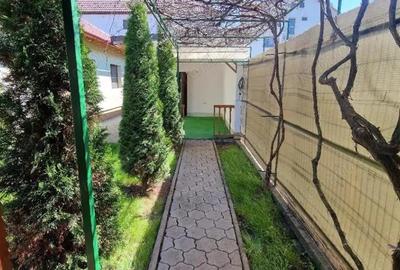 Casă cu Canalizare în Ștrand