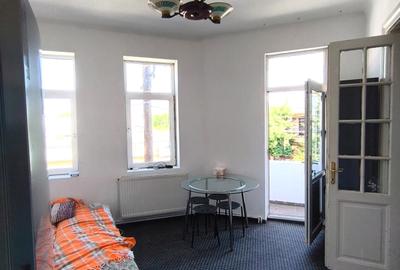 Apartament cu 4 camere semidecomandat în Parcul Carol - 1