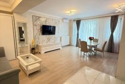 Apartament cu 2 camere decomandat, mobilat în Central
