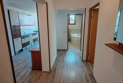 Apartament cu 3 camere decomandat în Central - 4