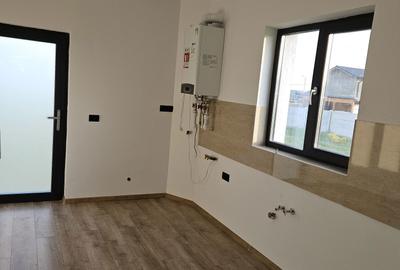Casă cu 4 camere în Central - 2