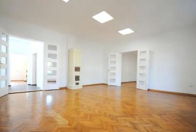 OPORTUNITATE - proiect subevaluat, casă principală și 3 apartamente separate - 10