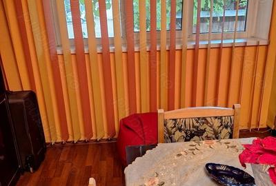 Apartament cu 3 camere decomandat în Roznov - 2