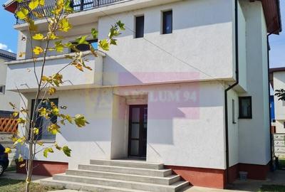 Casă individuală cu 5 camere decomandat cu Canalizare în Central - 1