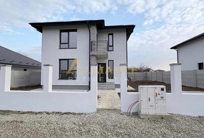 Casă individuală cu 4 camere cu Teren 352 Mp în Berceni - 1