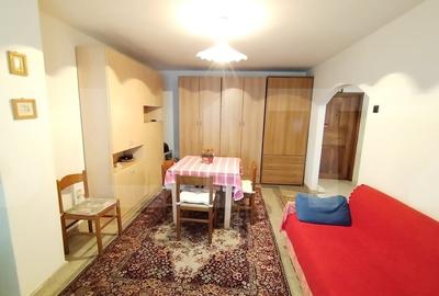 Apartament de doua camere, 58 mp, zona Piata mare