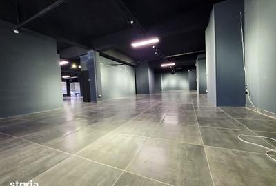Spațiu comercial, de 400 mp, în Central - 8
