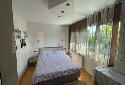 Apartament cu 2 camere, Foarte Spatios, Zona Superba - 4