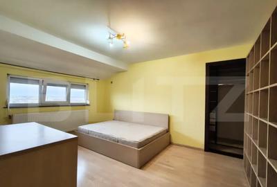 Apartament cu 4 camere decomandat, mobilat în Central