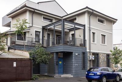 Casă individuală cu 5 camere cu Canalizare în Domenii