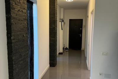 Casă cu 5 camere cu Teren 15 Mp în Central