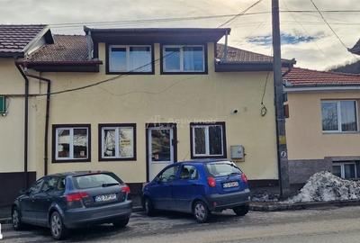 Casă cu Teren 176 Mp în Central - 5