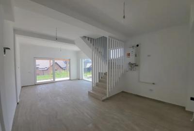 Casă cu 4 camere cu Teren 300 Mp în Hlincea - 3