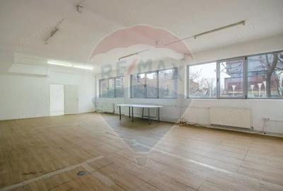 Spațiu comercial, de 80 mp, în Semicentral