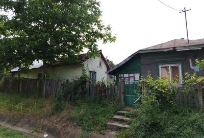 Vind casă în com Ulmu jud Călărași str cimitirului nr 12 - 1
