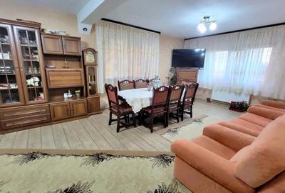 Vanzare vila, Calea Bucure?ti - 1,6 km distan?a de Parcul Coloana Infinitului - 2