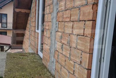 Casa la rosu de vanzare in Vulcan - Brasov - 9