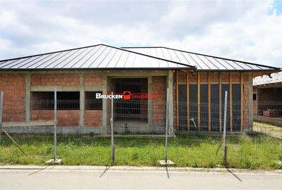 Casă cu 4 camere cu Teren 828 Mp în Sânmartin - 4