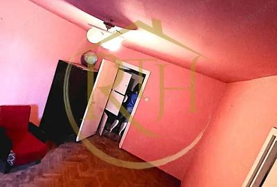 Vand apartament decomandat spatios cu 2 camere in Oravita. Comision ,,0'' - 2