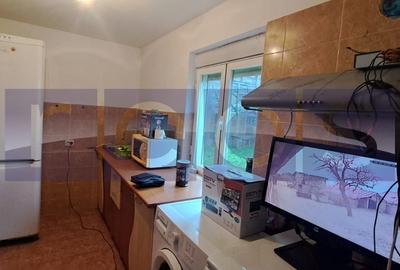 Casă individuală cu 4 camere cu Canalizare în Peretu - 8