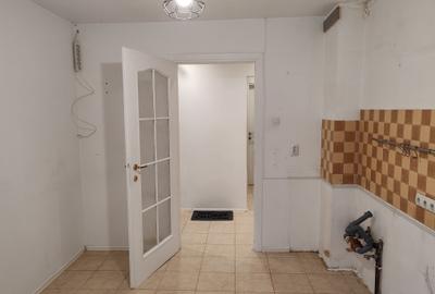 Apartament cu 3 camere decomandat în Astra - 9