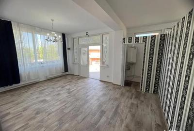 Spațiu comercial, de 54 mp, în Central - 3