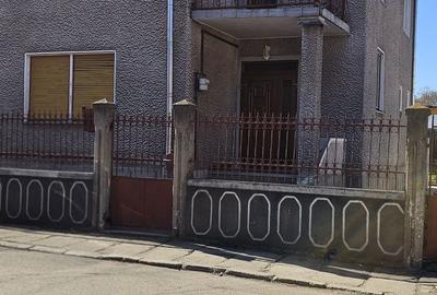 Casă cu 4 camere în Central - 6