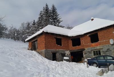 Casă cu 4 camere în Luncșoara - 8