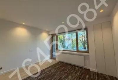 Apartament cu 4 camere decomandat în Capitale - 2