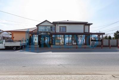 Spațiu comercial, de 430 mp, în Central - 3