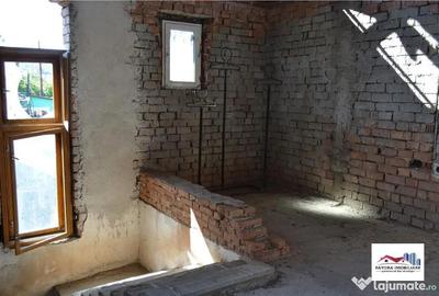 Casă cu 6 camere cu Teren 550 Mp în Târnăveni - 4