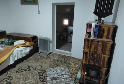 Casa Ivesti - centru - 1