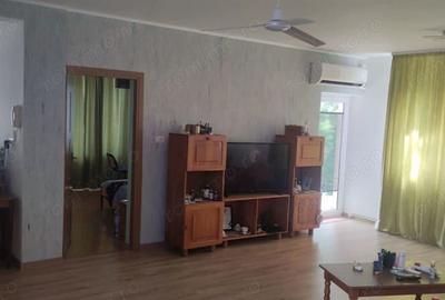 Casă cu 9 camere în Eforie