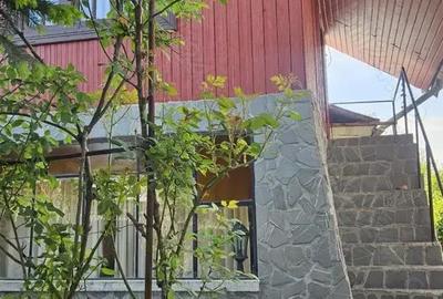 Casă cu 4 camere cu Teren 1300 Mp în Dițești - 1