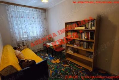 Apartament cu 3 camere semidecomandat în Calea București - 6