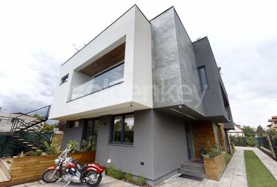 Duplex cu 5 camere cu Canalizare în Pipera