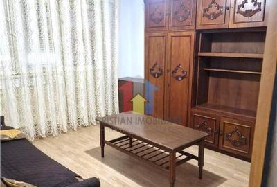 Apartament cu 3 camere decomandat în Obor