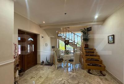 Vila de vanzare, cu 9 camere, 360 mp, zona Ora?tie - 7