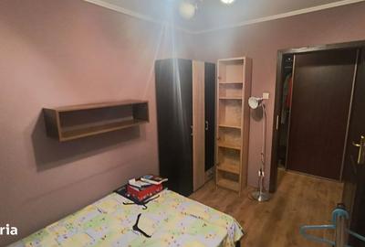 Apartament cu 3 camere decomandat, mobilat în Giurgiului