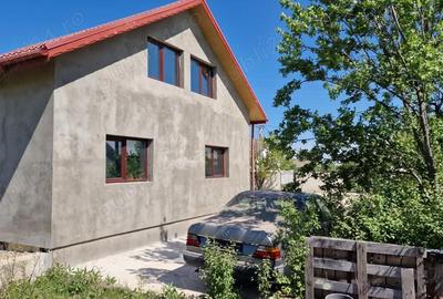 Casă cu 4 camere cu Teren 1000 Mp în Central - 3