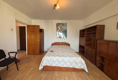 Garonisera Mega Mall Bloc mixt An constructie 1977 - 2