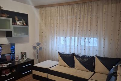 Apartament cu 2 camere semidecomandat în Inel I