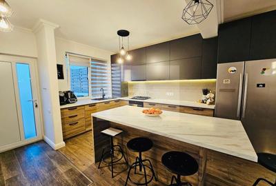 Casă individuală cu 4 camere cu Canalizare în Iris - 1