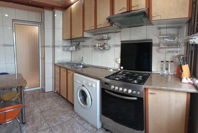 Apartament cu 3 camere decomandat în Mărgeanului - 4