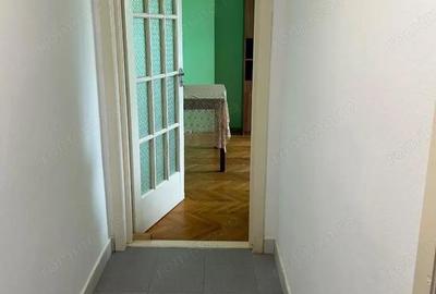 De vanzare apartament cu 2 camere, mansarda cladire in asociatie, etaj 3, zona parc, P-ta Crucii - 1