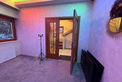 De inchiriat Casa / Vila 7 camere + curte zona Vatra Luminoasa - 9