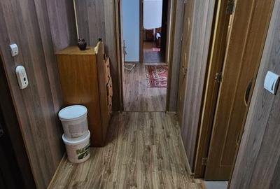 Apartament cu 3 camere semidecomandat în Cornișa - 1