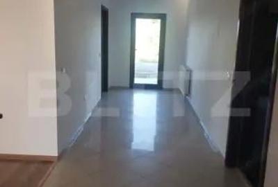 Casă cu Teren 759 Mp în Central - 7