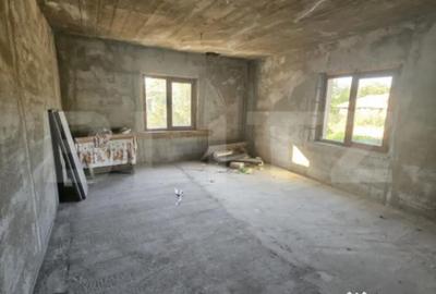 Casă cu 7 camere cu Teren 523 Mp în Central