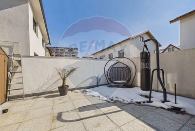 Casă cu 5 camere cu Teren 334 Mp în Vest - 27